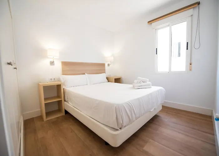 Apartamento Centrico La Merced 2 - Free Parking & Free Gym Apartmán Màlaga